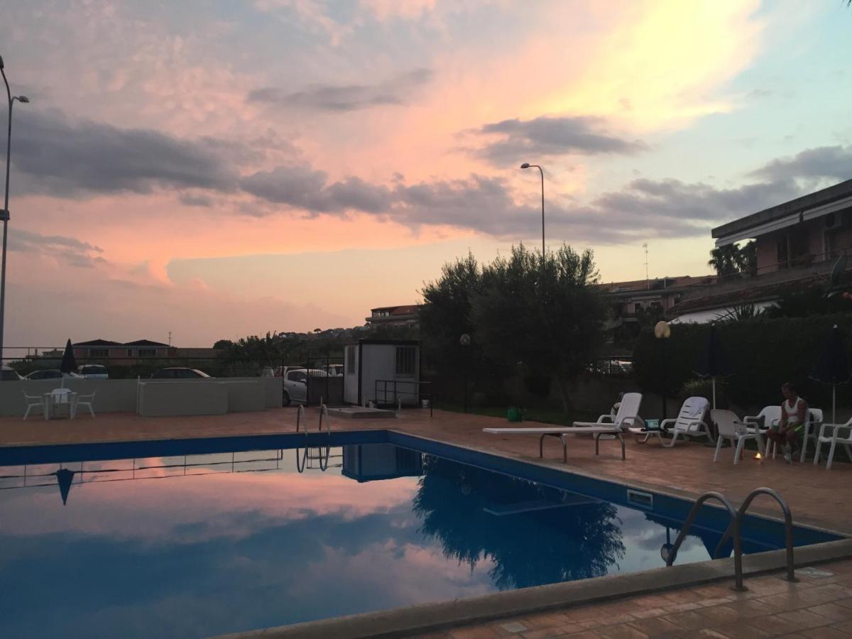 Elegant Apartment In Residence With Pool Acireale Exterior foto