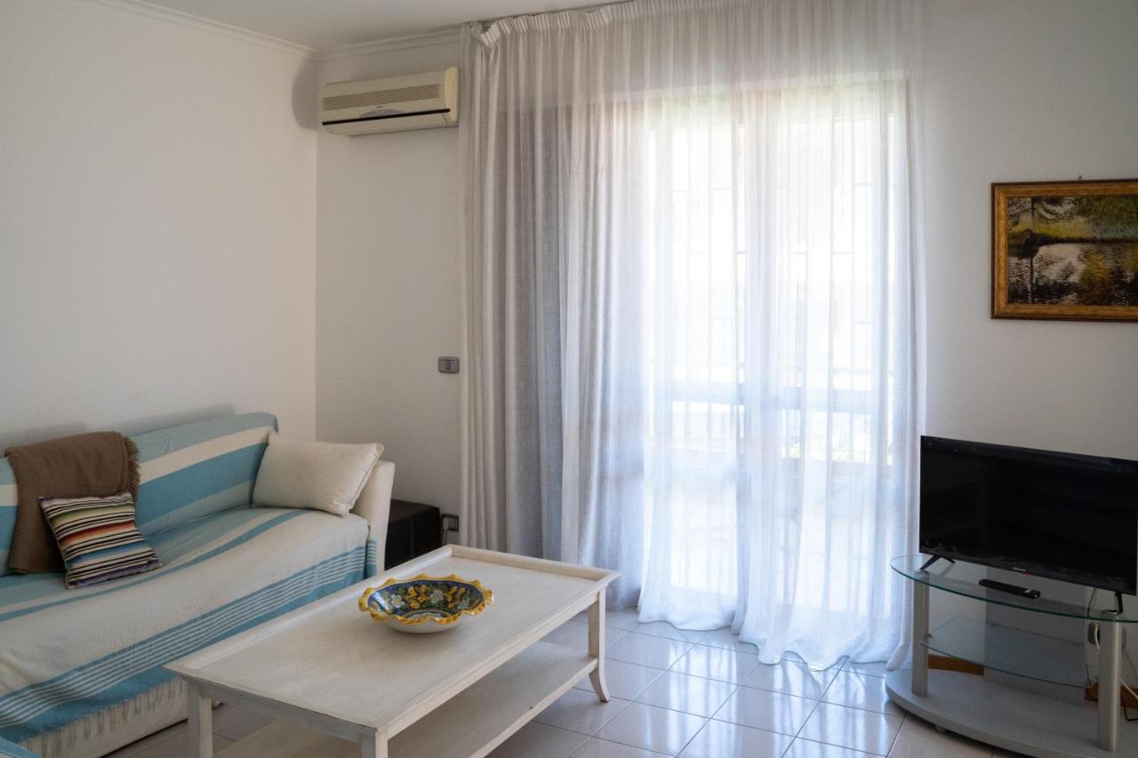 Elegant Apartment In Residence With Pool Acireale Exterior foto